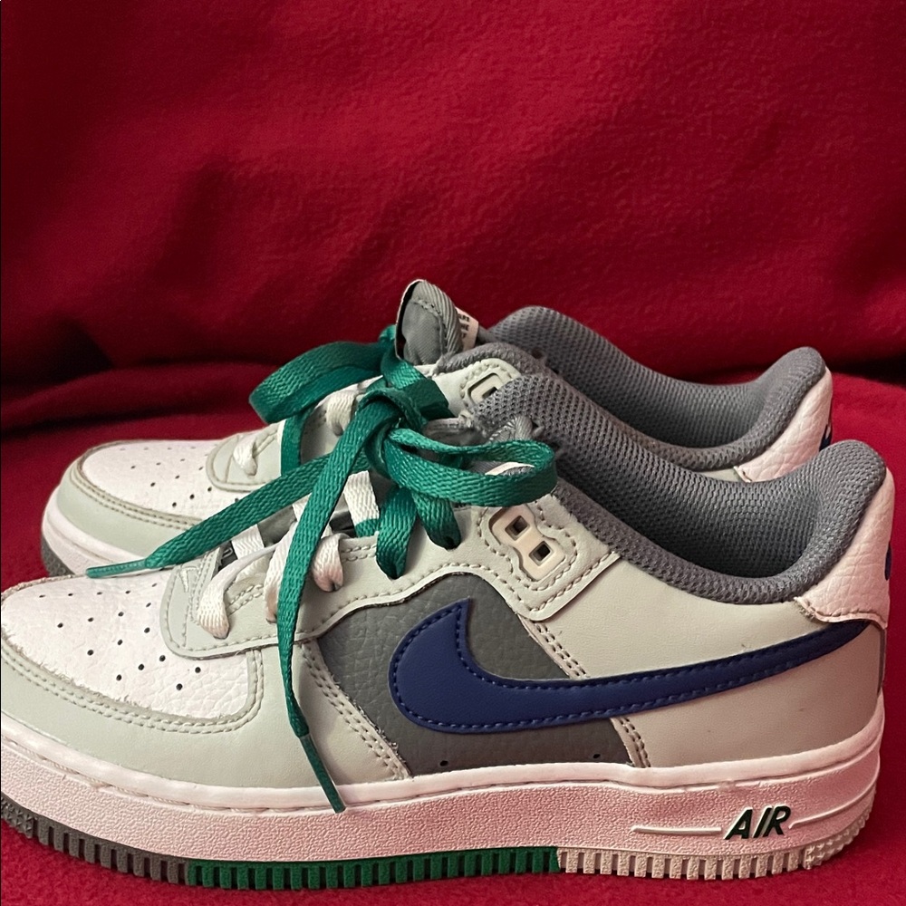 Big Kid's Nike Air Force 1 LV8 1 Light Silver/Deep Royal Blue size 4y